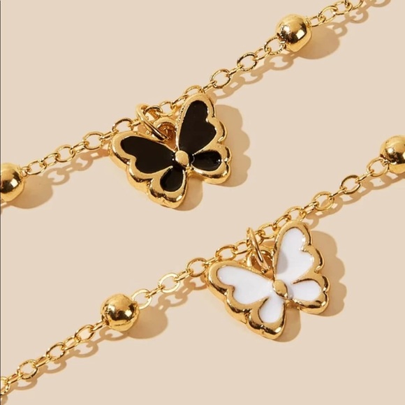 Butterfly Charm Necklace Set - Picture 3 of 4